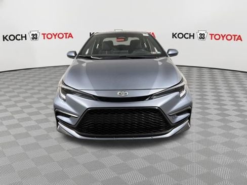 Used 2024 Toyota Corolla SE FWD image 2