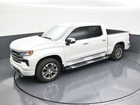 Used 2025 Chevrolet Silverado 1500 High Country w/ Technology Package RWD image 12