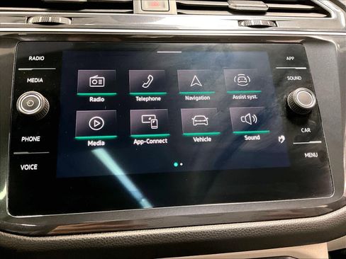 Used 2023 Volkswagen Tiguan SE R-Line FWD image 39