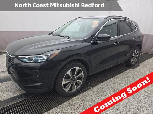 Used 2024 Ford Escape Platinum AWD/4WD image 1