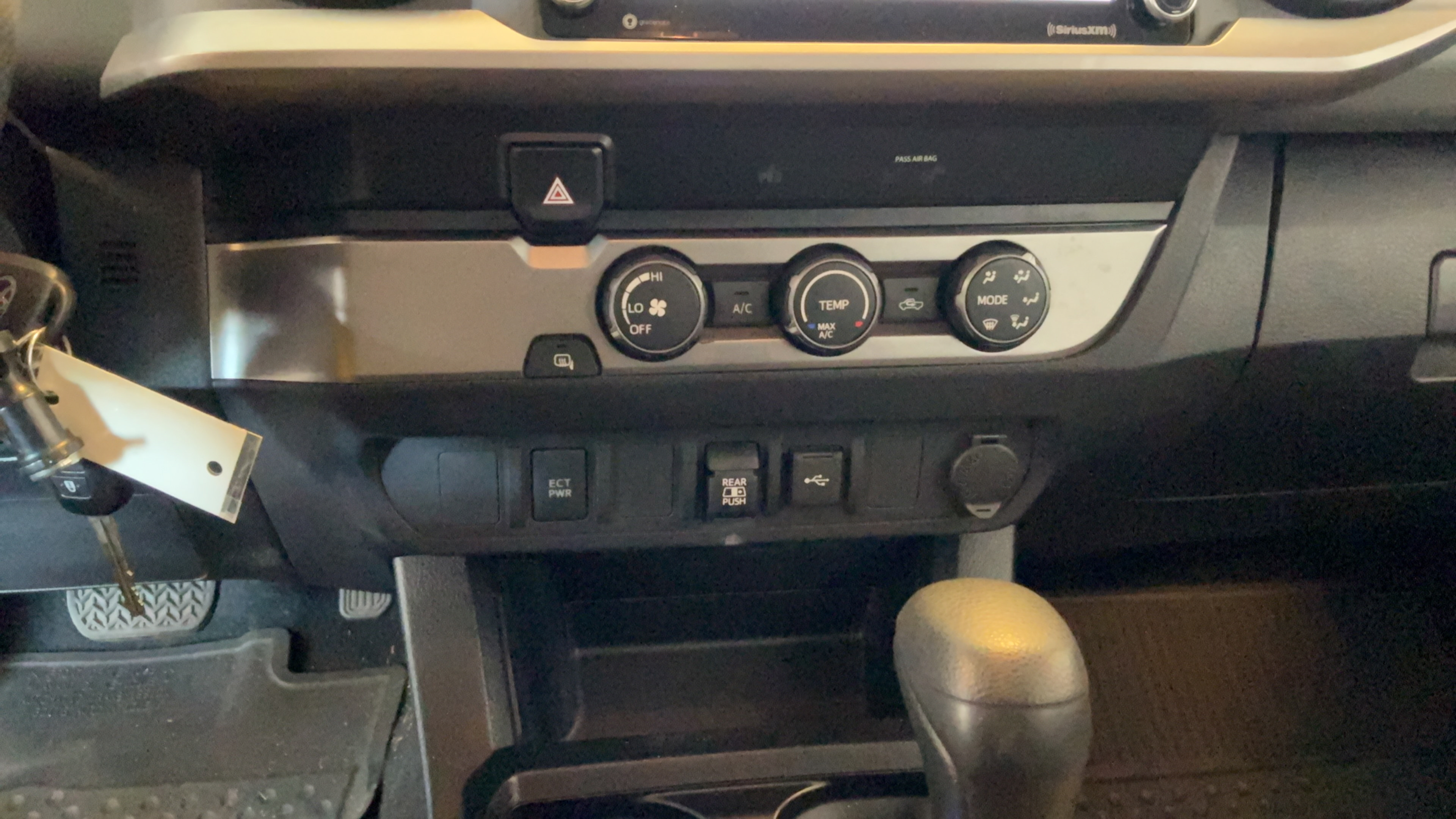 Used 2020 Toyota Tacoma SR5 RWD image 14