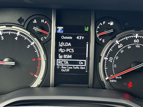 Used 2024 Toyota 4Runner TRD Off-Road Premium image 28