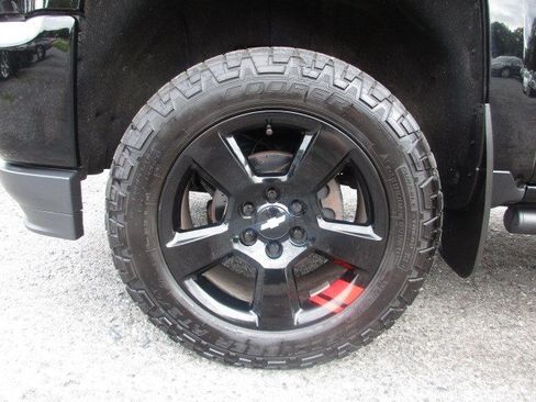 Used 2017 Chevrolet Silverado 1500 LT w/ Redline Edition AWD/4WD image 20