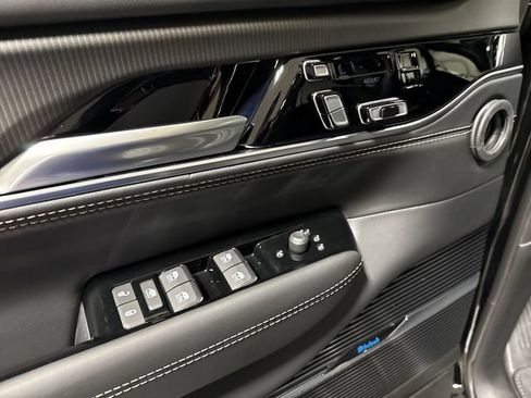 New 2026 Jeep Grand Wagoneer Summit AWD/4WD image 22