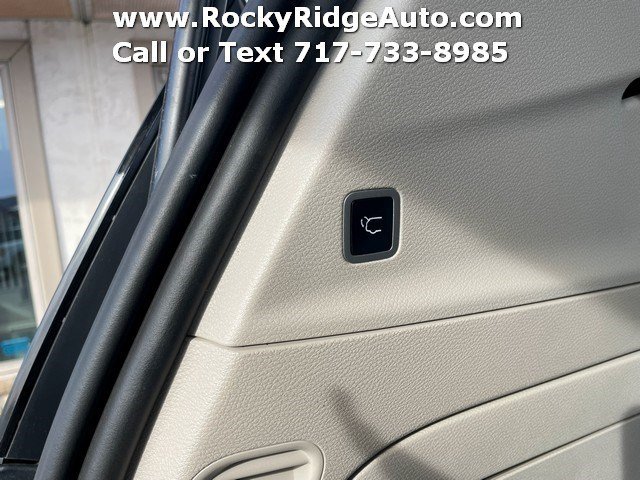 Used 2022 Chrysler Pacifica Touring-L FWD image 35
