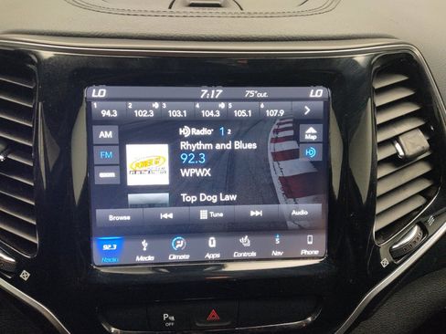 Used 2019 Jeep Cherokee High Altitude AWD/4WD image 23