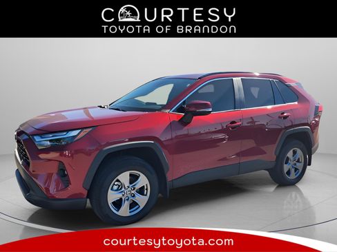 Used 2025 Toyota RAV4 XLE image 1
