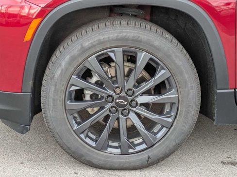 Used 2022 Chevrolet Traverse RS image 12