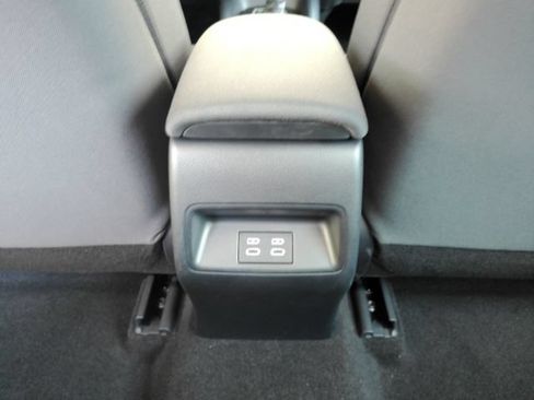 Used 2026 Toyota Corolla LE FWD image 24