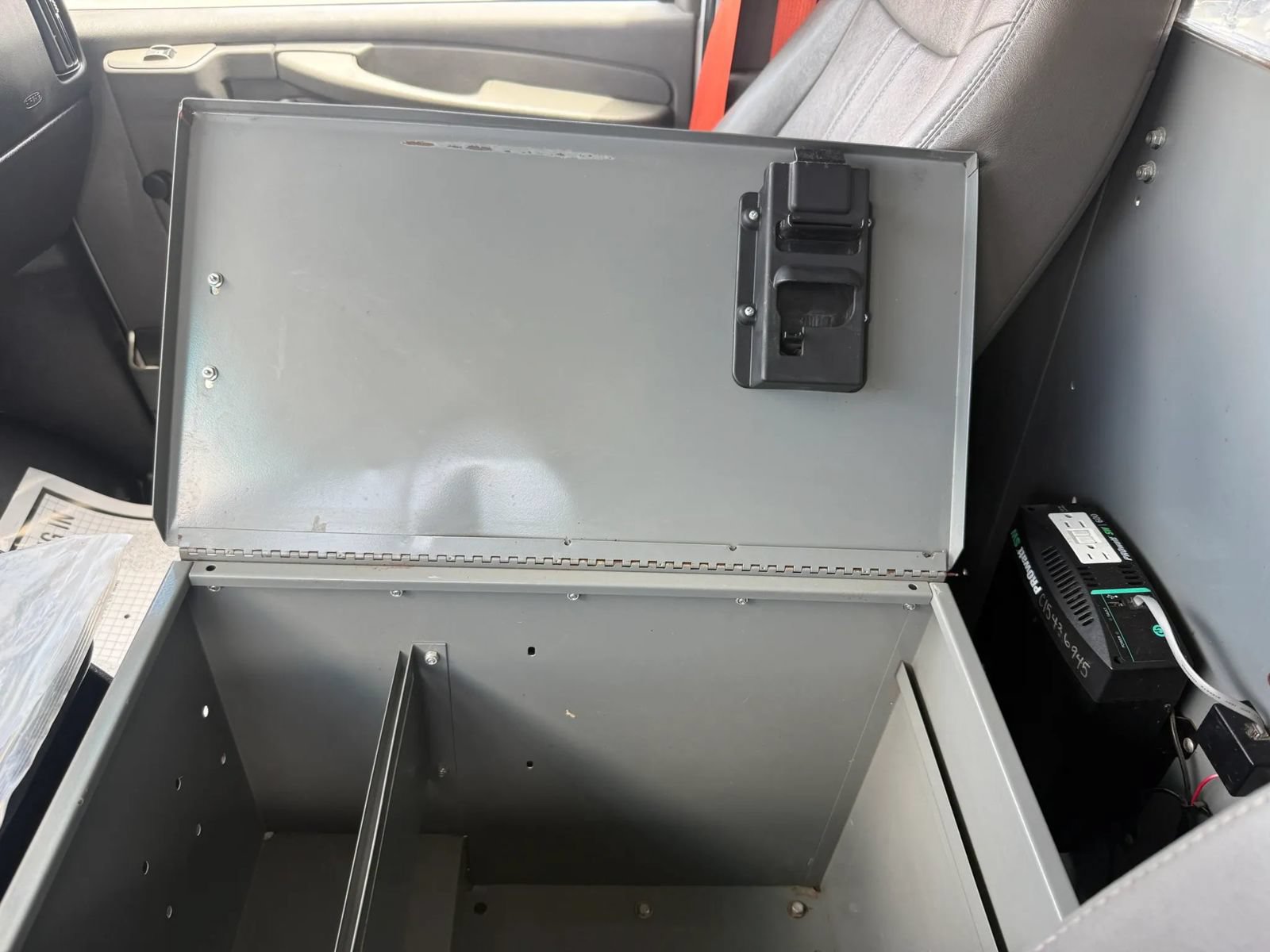 Used 2013 Chevrolet Express 2500 RWD image 26