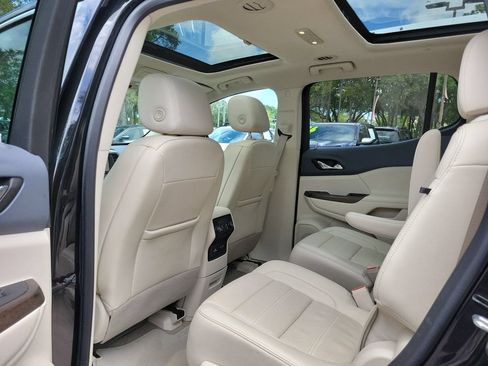 Used 2023 GMC Acadia Denali w/ Denali Ultimate Package FWD image 13