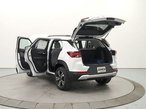 New 2026 Chevrolet TrailBlazer LT w/ LPO, Blackout Package image 13