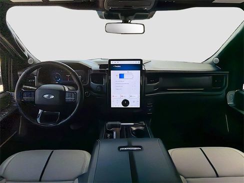 Used 2022 Ford F150 Lightning Platinum image 15