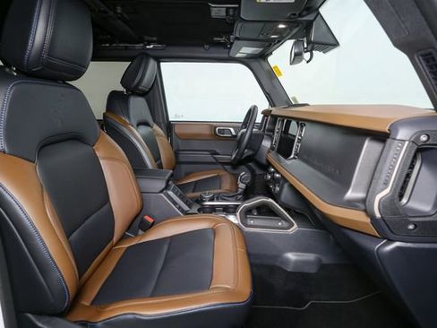 Used 2024 Ford Bronco Outer Banks AWD/4WD image 15