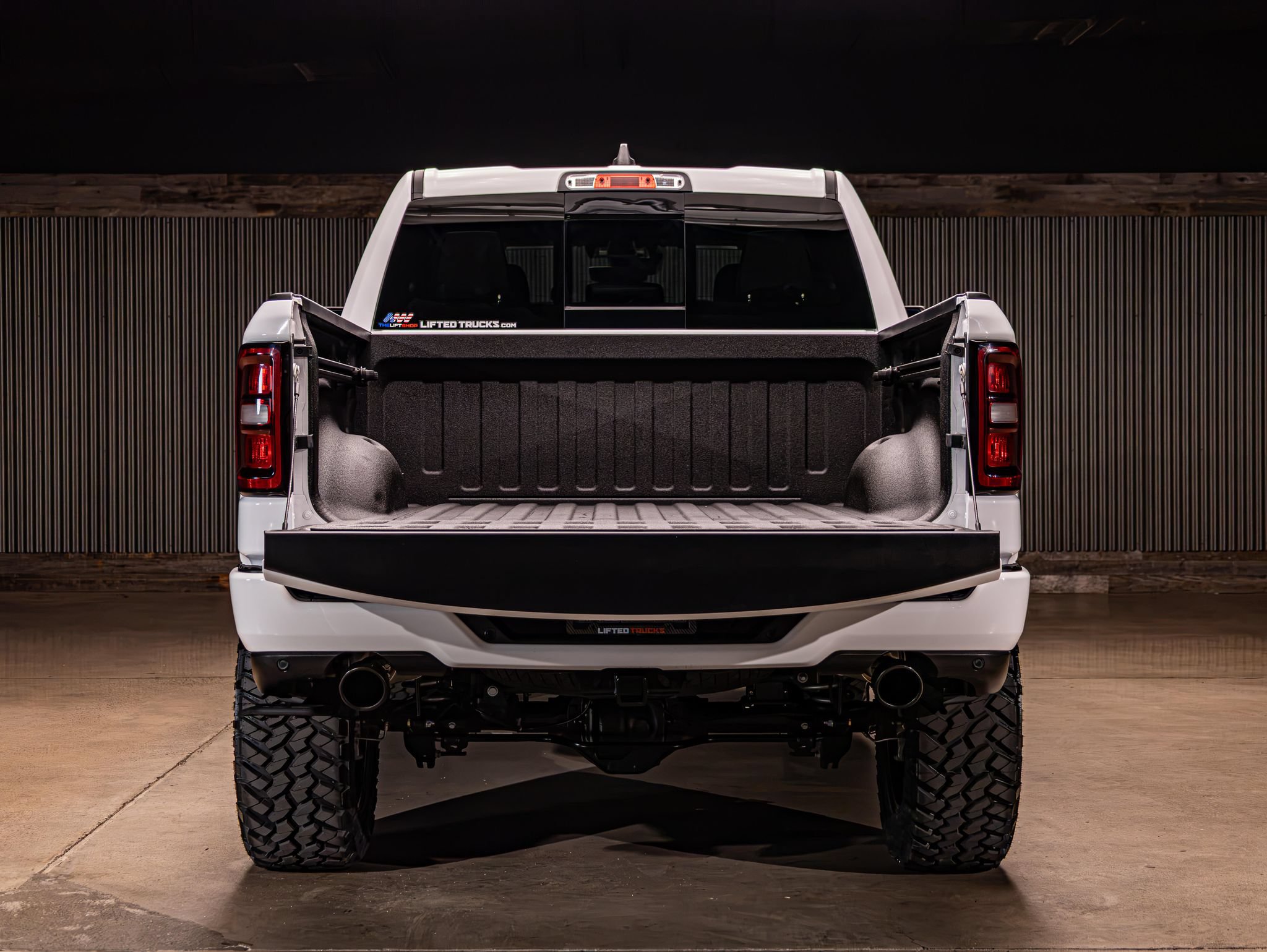 Used 2026 RAM 1500 Laramie w/ Night Edition AWD/4WD image 9