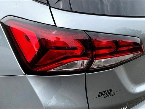 Used 2023 Chevrolet Equinox LT w/ Driver Convenience Package image 22