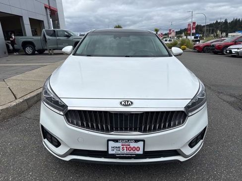 Used 2017 Kia Cadenza Limited image 2