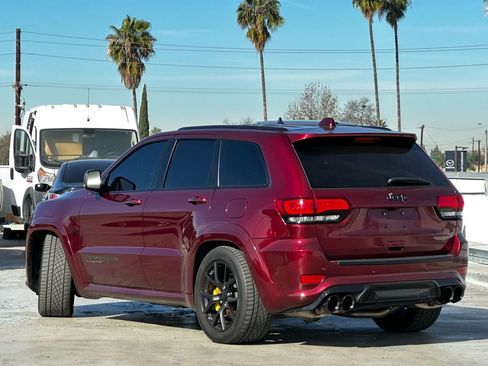 Used 2021 Jeep Grand Cherokee Trackhawk image 2