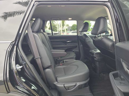 Certified 2026 Toyota Grand Highlander FWD image 12