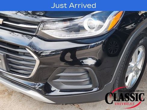 Used 2020 Chevrolet Trax LT w/ LT Convenience Package image 15
