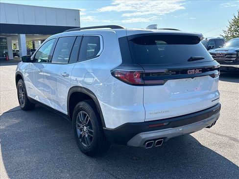 Certified 2025 GMC Acadia Elevation FWD image 4