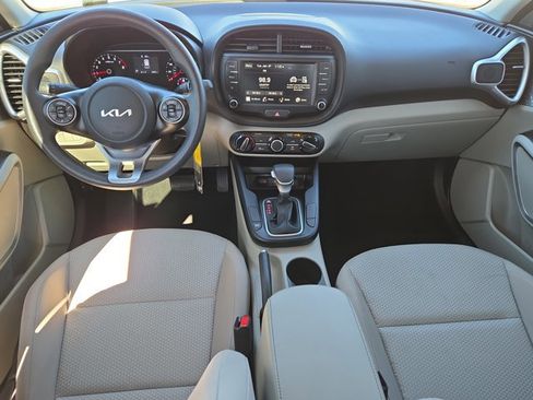 Used 2022 Kia Soul LX w/ Technology Package image 17
