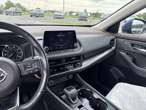 Used 2023 Nissan Rogue SV w/ SV Premium B Package FWD image 17