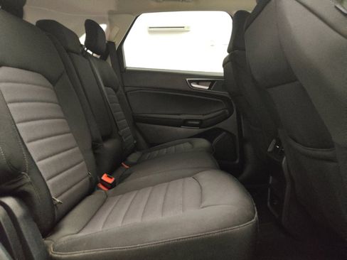 Used 2021 Ford Edge SE FWD image 19