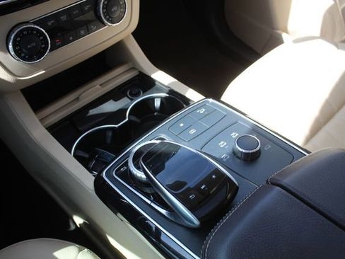 Used 2018 Mercedes-Benz GLE 350 4MATIC image 32