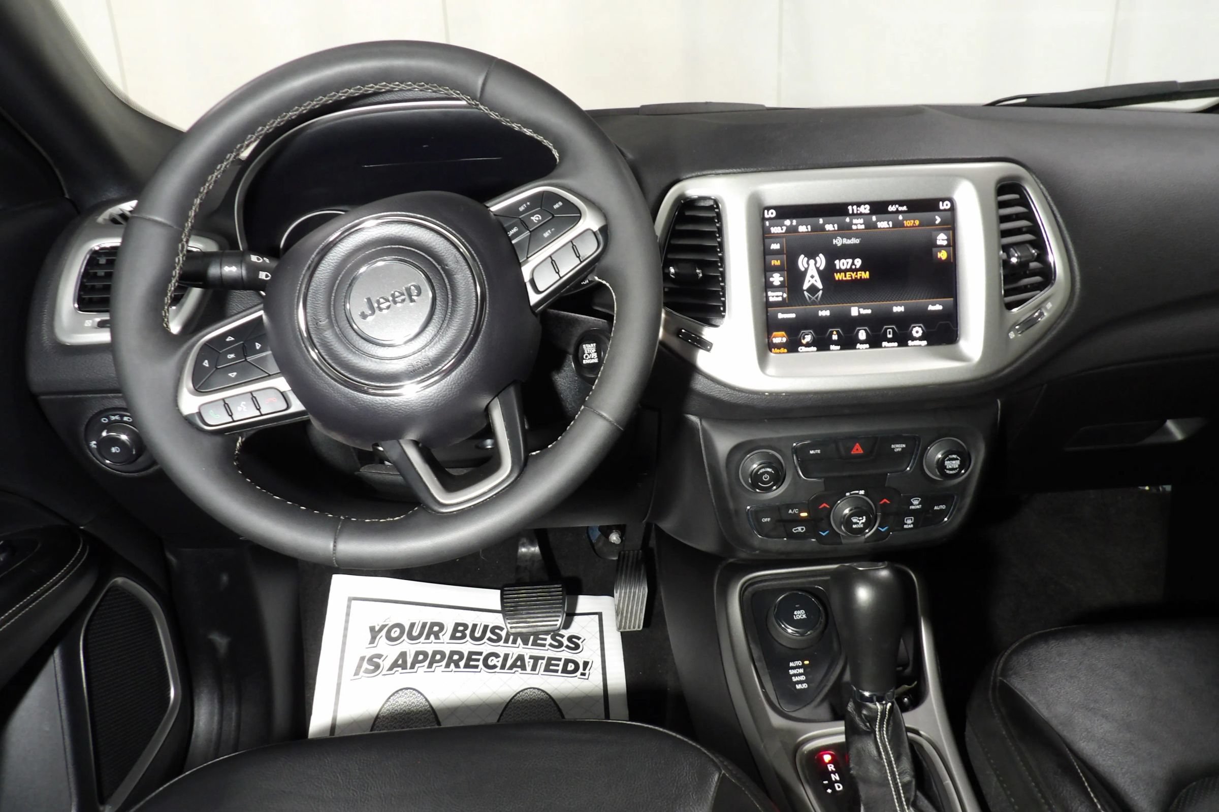 Used 2021 Jeep Compass Latitude AWD/4WD image 10