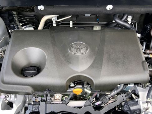 Used 2025 Toyota RAV4 LE FWD image 32