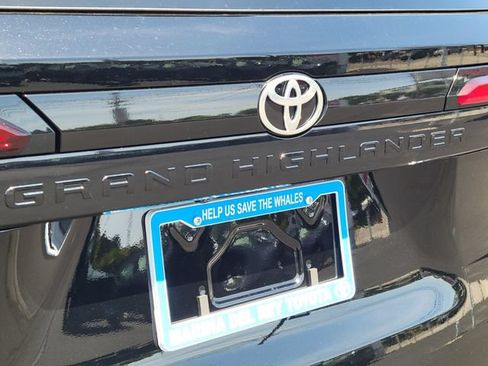New 2026 Toyota Grand Highlander FWD image 24