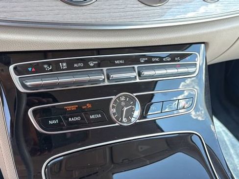 Used 2018 Mercedes-Benz E 400 4MATIC Cabriolet image 23