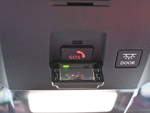 Used 2024 Lexus IS 500 image 32