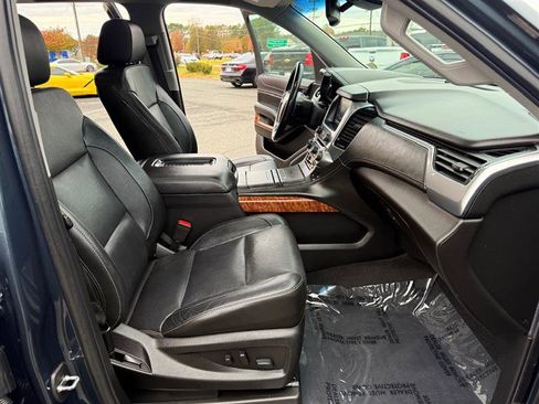 Used 2019 Chevrolet Suburban Premier image 15