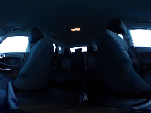 Used 2025 Kia Soul LX w/ LX Technology Package image 40