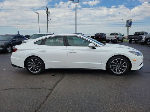 Used 2022 Hyundai Sonata Limited FWD image 3