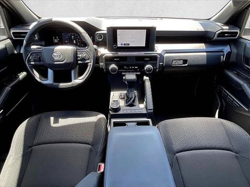 Used 2025 Toyota 4Runner SR5 AWD/4WD image 16