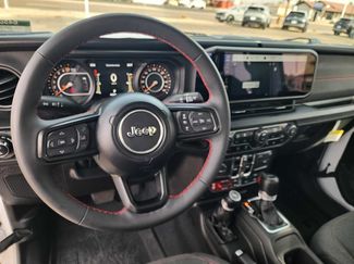 Used 2024 Jeep Gladiator Rubicon w/ Safety Group AWD/4WD video 2