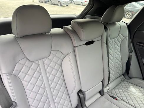 Used 2023 Audi SQ5 Premium Plus w/ Premium Plus Package AWD/4WD image 28