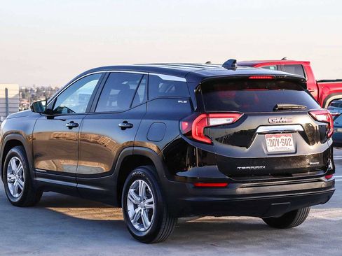 Used 2024 GMC Terrain SLE image 6