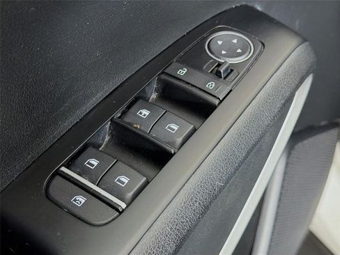 Certified 2023 Kia Soul LX w/ LX Technology Package FWD image 18