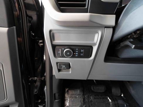 Used 2022 Ford F150 XLT AWD/4WD image 11
