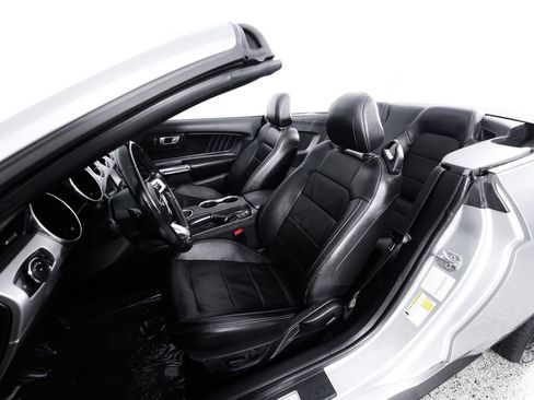 Used 2021 Ford Mustang Premium RWD image 18