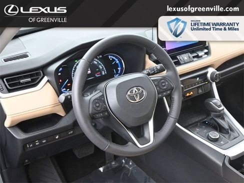 Used 2023 Toyota RAV4 XLE Premium image 26