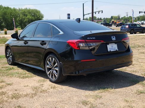 Used 2023 Honda Civic EX image 3