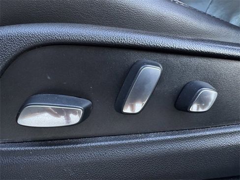 Used 2019 Cadillac XT5 Luxury image 26