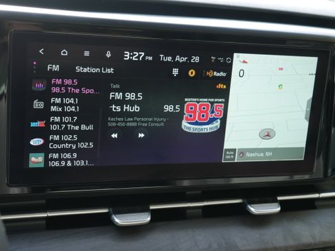 Used 2024 Kia Carnival EX FWD image 18