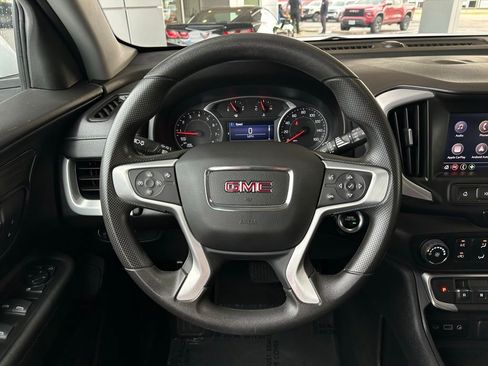 Used 2022 GMC Terrain SLE FWD image 17