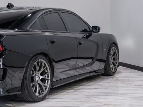 Used 2019 Dodge Charger R/T w/ Plus Group RWD image 14